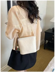 Sac seau bandoulière mini tressé style coréen pour femme, sac à main de mode élégant et chic.