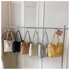Sac cabas tissé à la main pour femme, sac à bandoulière vintage élégant, sac de travail.