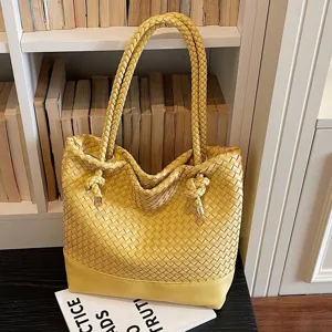 Chic sac cabas tressé en cuir jaune pour femme, sac porté épaule vintage élégant pour le travail.