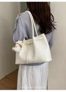 White woven tote bag for women stylish shoulder bag casual commuting handbag with cute charm