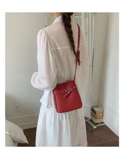 Sac Bandoulière Seau en Cuir Rouge pour Femme Mode Sac de Téléphone Détails