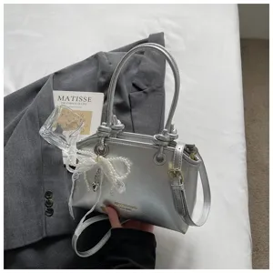 Silberne Damen Handtasche chique minimalistische schoudertas stijlvolle zomertas handtas mode