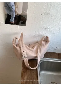 Minimalistische Retro-Schultertasche, trendige Beuteltasche für den perfekten Alltagsstil.