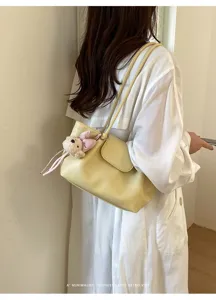Bolso de hombro informal de gran capacidad para mujer, bolso elegante con colgante de osito.