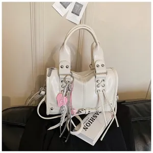 Weisse Lackleder Motorrad Umhaengetasche, modische grosse Freizeit Handtasche fuer Damen.