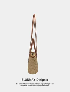 Sac cabas en paille tressée avec longues anses en cuir, sac épaule spacieux pour le quotidien.