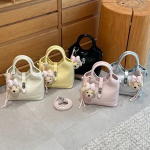 Sac seau chic pour femme en cuir PU sac à main bandoulière avec joli pendentif ours