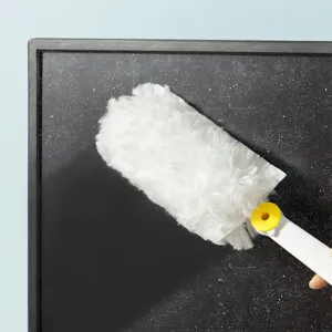 Plumero desechable doméstico con cabezal de repuesto esponjoso y mango ergonómico.