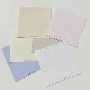 Kleurrijke gespikkelde memo blokjes esthetische schrijfwaren minimalistisch notitiepapier