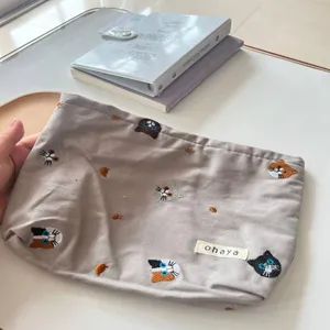Cute Japanese style cat embroidered canvas makeup pouch casual portable storage bag for daily use