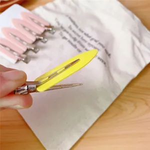 Seamless duckbill hair clip for makeup and styling, great for sectioning and daily hair care.