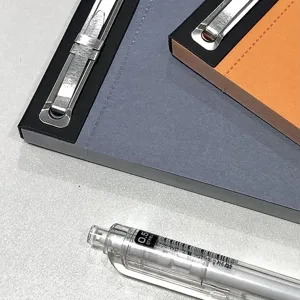 Retro esthetisch sticky note notitieboek en gelpen stationery set voor dagelijks gebruik.
