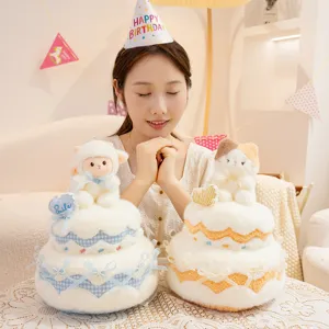 Belle poupée en peluche gâteau d'anniversaire à deux couches, joli cadeau pour enfants.