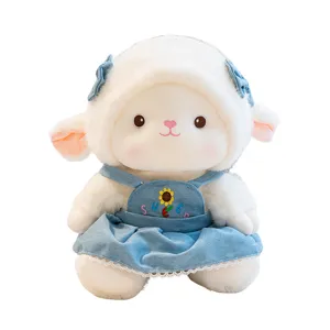 Joli jouet en peluche mouton avec robe en denim bleu, poupée en peluche douce cadeau enfant.