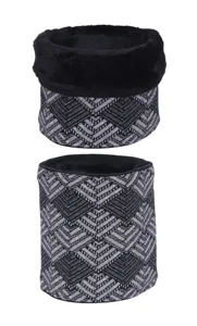 Detailed view of the winter fleece-lined knitted neck warmer with geometric pattern.