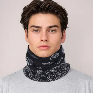 Tour de cou en tricot d'hiver avec motif cachemire classique, chaud pour le froid.