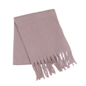 Weicher einfarbiger kuscheliger Winter Fransen Mohair Schal Detailansicht Nahaufnahme