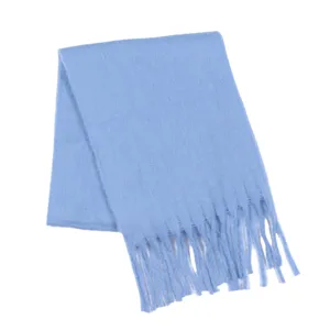 Gemütlicher hellblauer Mohair-Winterschal in Unifarbe mit Fransen, weicher warmer Damenschal.