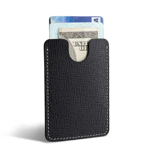 Porte-cartes minimaliste en cuir véritable noir avec coutures blanches, présenté sur fond blanc.