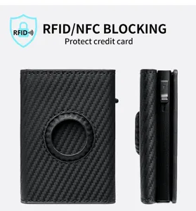 Cartera RFID de fibra de carbono con soporte para AirTag y un tarjetero automático.