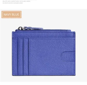 Portacarte in vera pelle Saffiano blu con scomparti multipli e comoda tasca con zip.