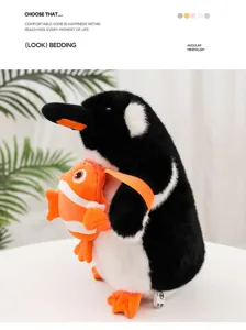 Mignon jouet en peluche pingouin avec sac à dos poisson orange poupée d'animal