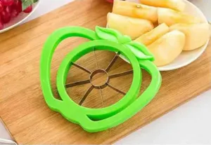 Coupe-pomme en acier inoxydable avec poignée pratique pour découper rapidement les fruits.