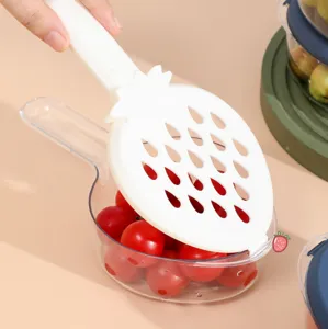 Joli panier d'égouttage en forme de fraise avec poignée, bol de lavage de fruits multifonction.
