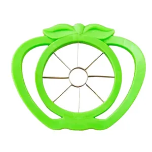 Grand coupe-fruits pomme vert avec des lames en acier inoxydable et poignées.