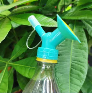Ugello per irrigazione in plastica a doppia testa per piante, bottiglie standard.