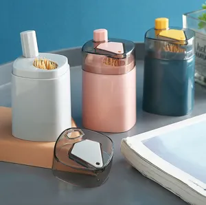 Détail de boîte à cure-dents pop-up automatique avec conteneur de bureau portable.