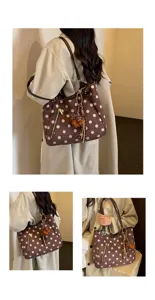 Braune Wildleder Pünktchen Tasche für Damen, vintage Herbst Pendler Shopper mit Bär.