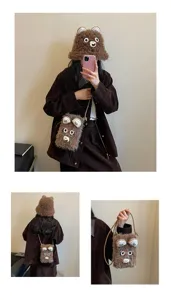 Winter warme süße Bären Plüsch Mütze und Umhängetasche Set für Damen stilvoll und gemütlich.