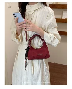 Sac bandoulière hobo en suédine pour femme bordeaux poignée froncée élégant sac