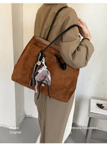 Bruine Maillard retro suède shopper tas met grote capaciteit voor stijlvol dagelijks gebruik.