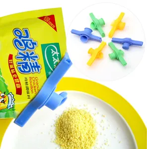 Plastic food sealing clip with pouring spout kitchen snack bag moisture-proof storage tool