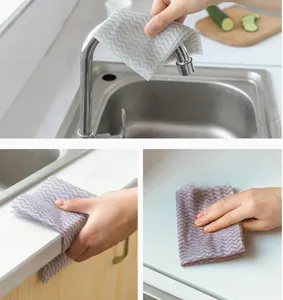 Vue détaillée d'un chiffon de nettoyage jetable non-tissé essuyant la cuisine, absorbant.