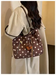 Braune Wildleder Polka Dot Shopper Tasche Damen, Vintage große Pendler Umhängetasche mit Anhänger.