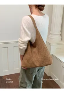 Elegante borsa a tracolla intrecciata marrone da donna, grande borsa shopper per lavoro.
