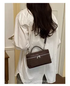 Retro suede lunchbox shoulder bag, exquisite details, perfect for autumn winter casual style.