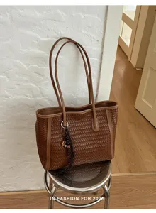 Vintage woven tote bag for women, large capacity brown shoulder bag, stylish commuter daily bag.