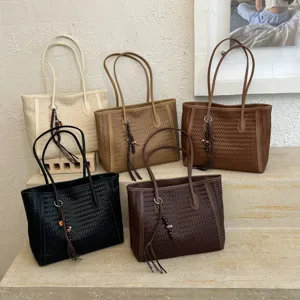Vintage Woven PU Leather Tote Bag For Women Large Capacity Shoulder Bag With Tassel Pendant Commuter Handbag Elegant Handbag