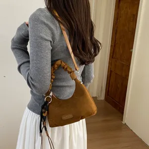 Sac à épaule rétro en daim pour femmes sac bandoulière hobo avec poignée froncée