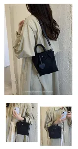 Sac seau en nylon style coréen pour femmes cabas décontracté polyvalent avec pendentif cœur