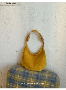 Sac hobo rétro en daim mat pour femmes, grand sac à épaule style décontracté fourre-tout.