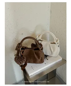 Retro pleated cloud handbag women autumn winter fashion commuting crossbody bag chic style
