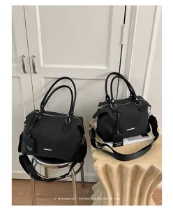 Retro vertikale Streifen Boston Handtasche für Damen, klassische Kissen Schultertasche.