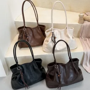 Sac Fourre-tout de Grande Capacité en Cuir PU Souple Rétro pour Femmes Sac à Bandoulière Vintage avec Pendentif à Gland Couleur Unie Sac Sous le Bras