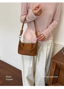 Vintage braune Wildleder Knödel Handtasche, lässige Schulter Umhängetasche mit Knoten.
