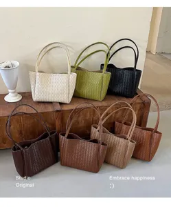 Retro woven tote bag for women, large capacity shoulder handbag, stylish Korean fashion commute.